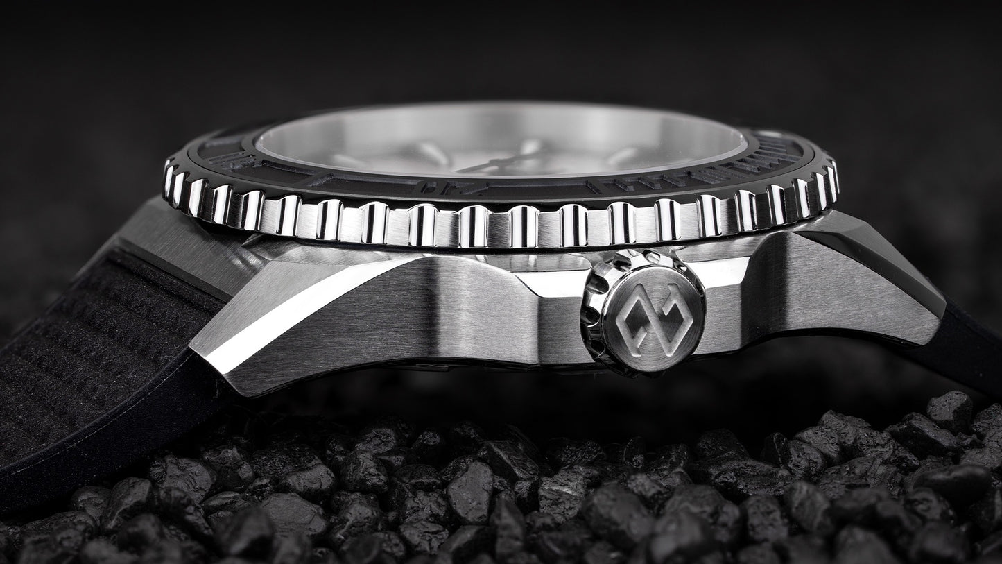 MONTRE FORMEX : REEF 39,5 MM AUTOMATIQUE CARBONE FORGÉ ÉDITION LIMITÉE