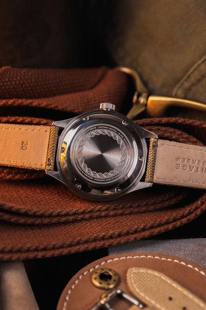ACERCA DE VINTAGE: 1956 MARINO - ACERO NEGRO