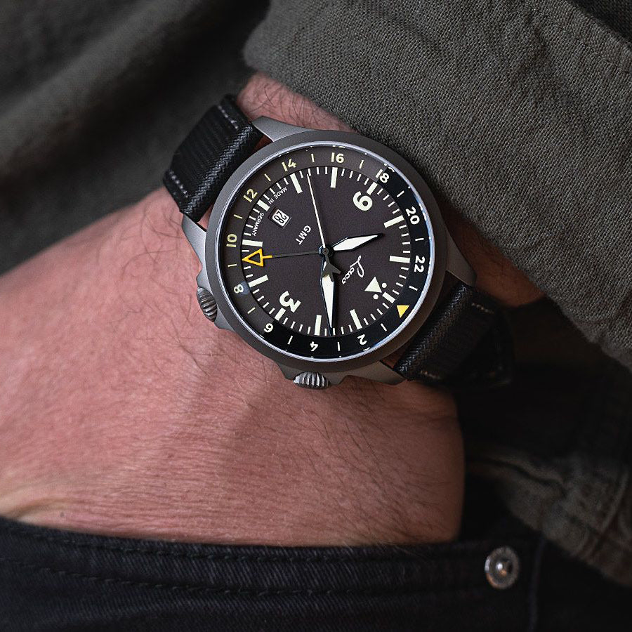MONTRE LACO : PILOT WATCHES SPECIAL MODELS FRANKFURT GMT AUTOMATIQUE NOIR 862120.2