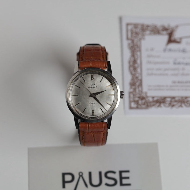 RELOJ LIP GENEVA: ESFERA PLATEADA DE 34 MM