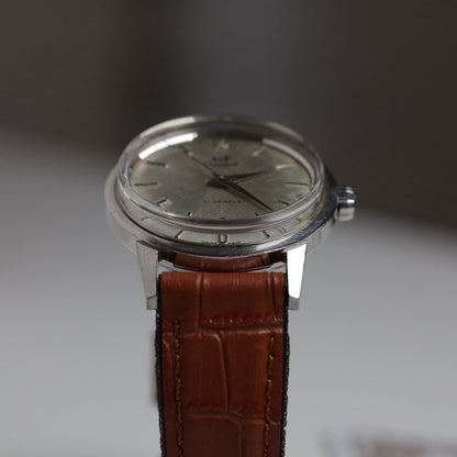 RELOJ LIP GENEVA: ESFERA PLATEADA DE 34 MM