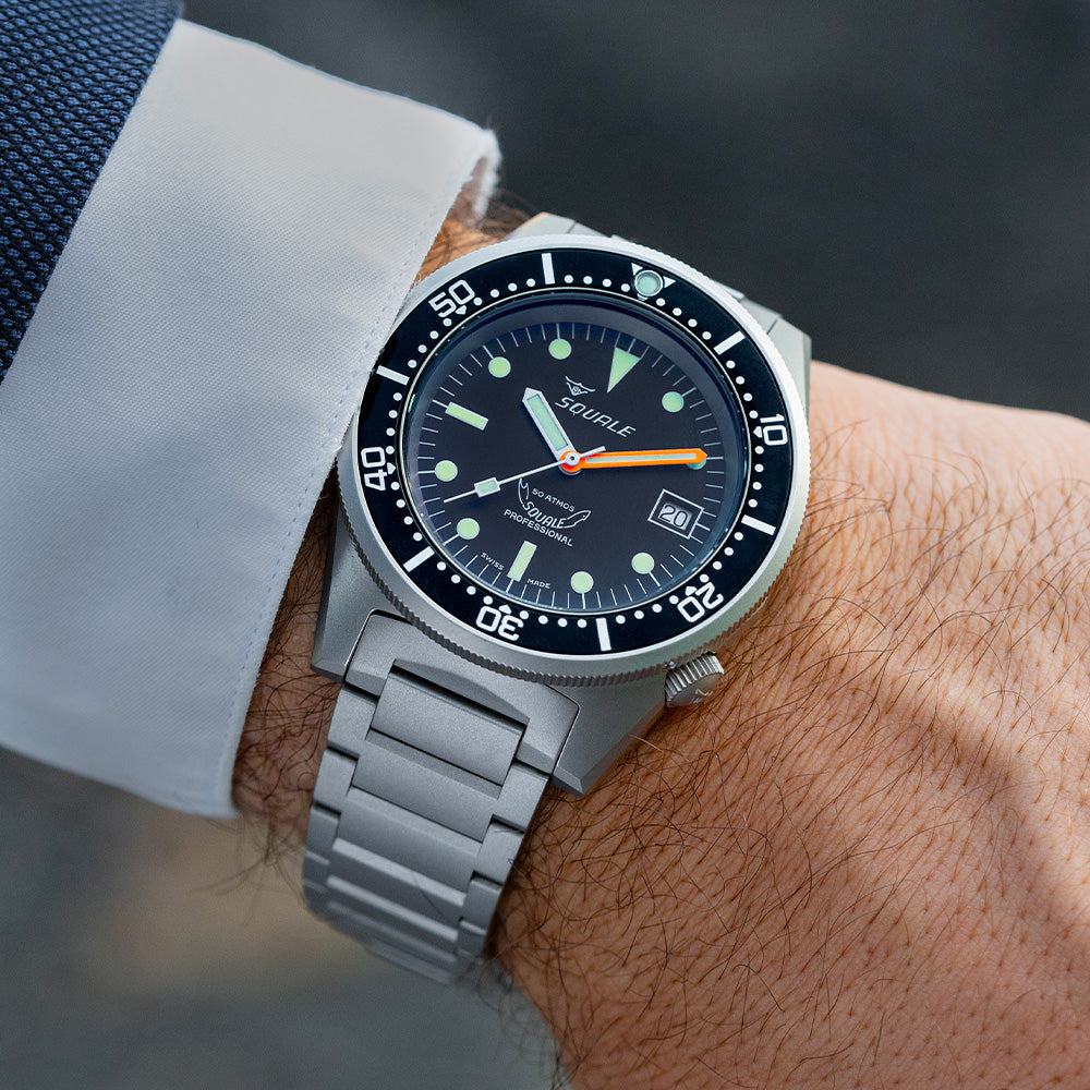 Squale 1521 Black Blasted — portée au poignet
