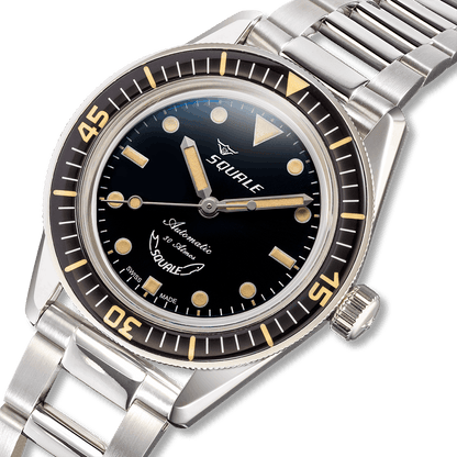 Squale SUB-37 Légende — bracelet acier ajouré — détail du cadran