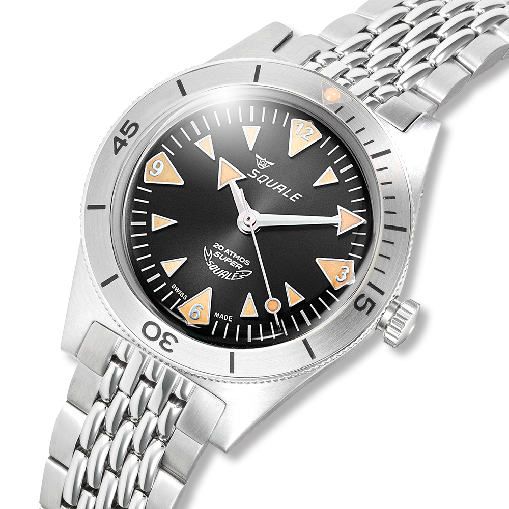 Squale Super Squale Big Arrows noire — bracelet acier — détail du cadran
