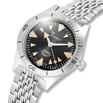 Squale Super Squale Big Arrows noire — bracelet acier — détail du cadran