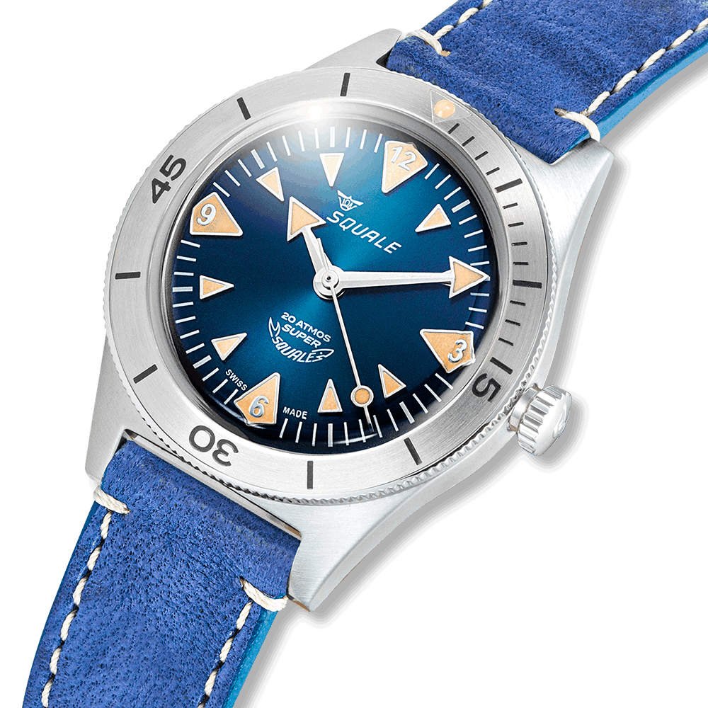 Squale Super Squale Big Arrows bleue — bracelet cuir bleu — détail du cadran