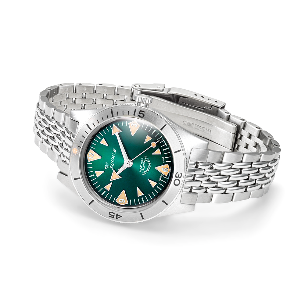 Squale Super Squale Big Arrows verte — bracelet acier — vue de trois quarts