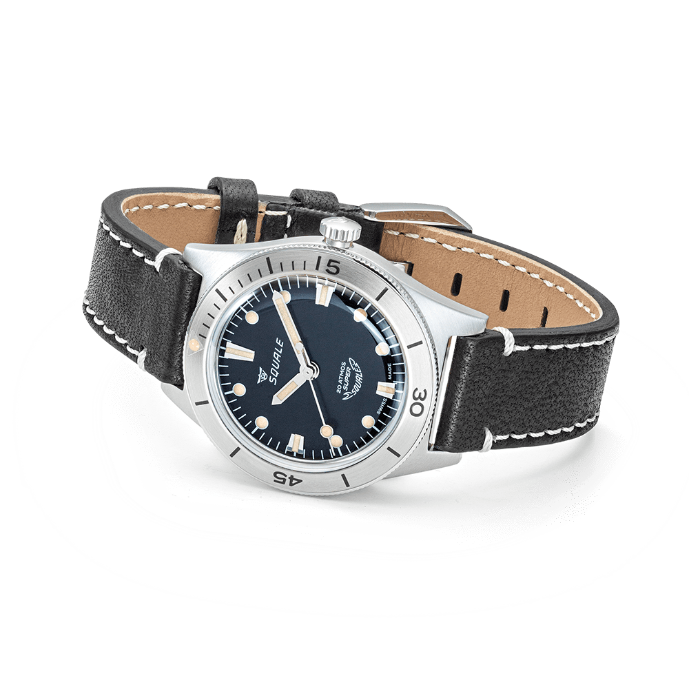 Squale Super Squale Sunray noire — bracelet cuir noir — vue de trois quarts