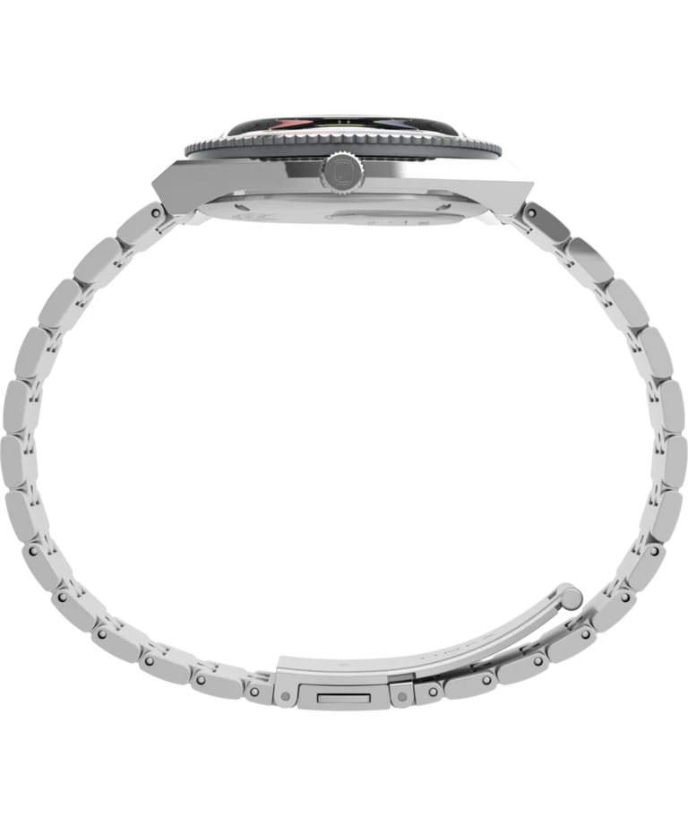 Timex : Q Timex GMT noir 38 mm, vue de profil