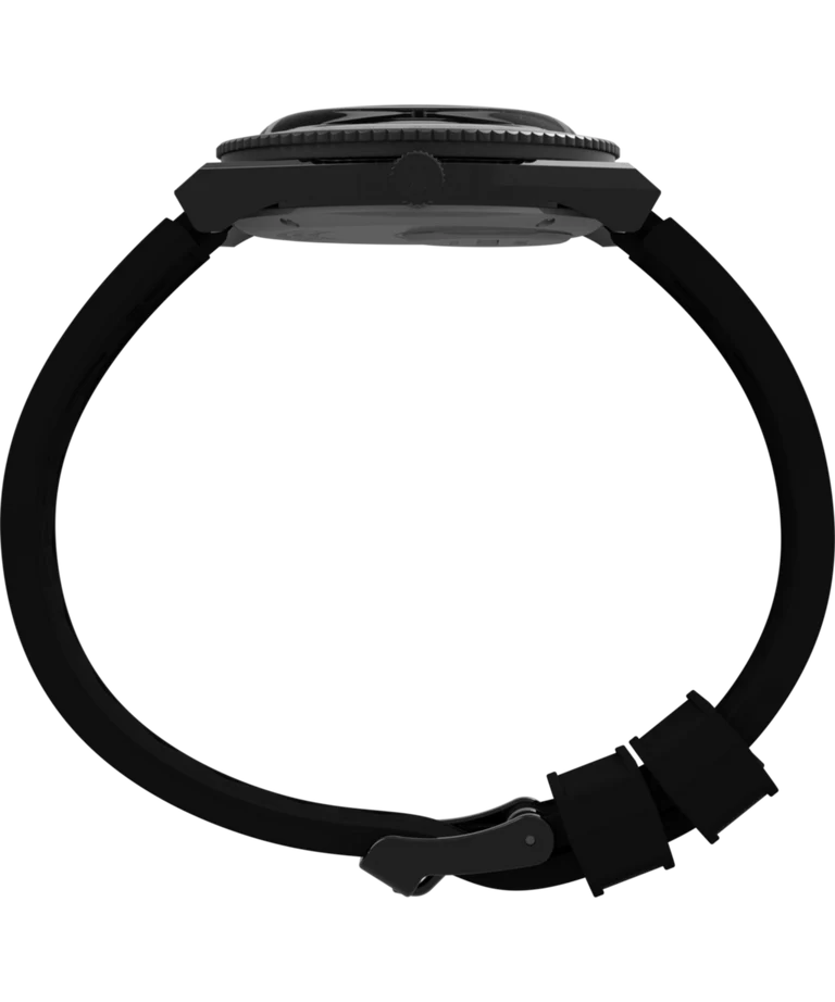 Timex : Q Timex GMT noir 38 mm, vue de profil