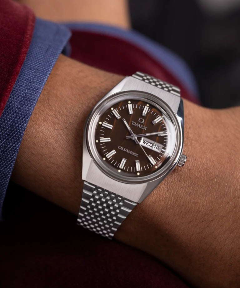 Timex : Q Timex Falcon Eye marron 38 mm, vue au poignet