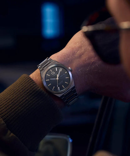 Timex : Q Timex Continental jour-date noir 39 mm, vue de présentation