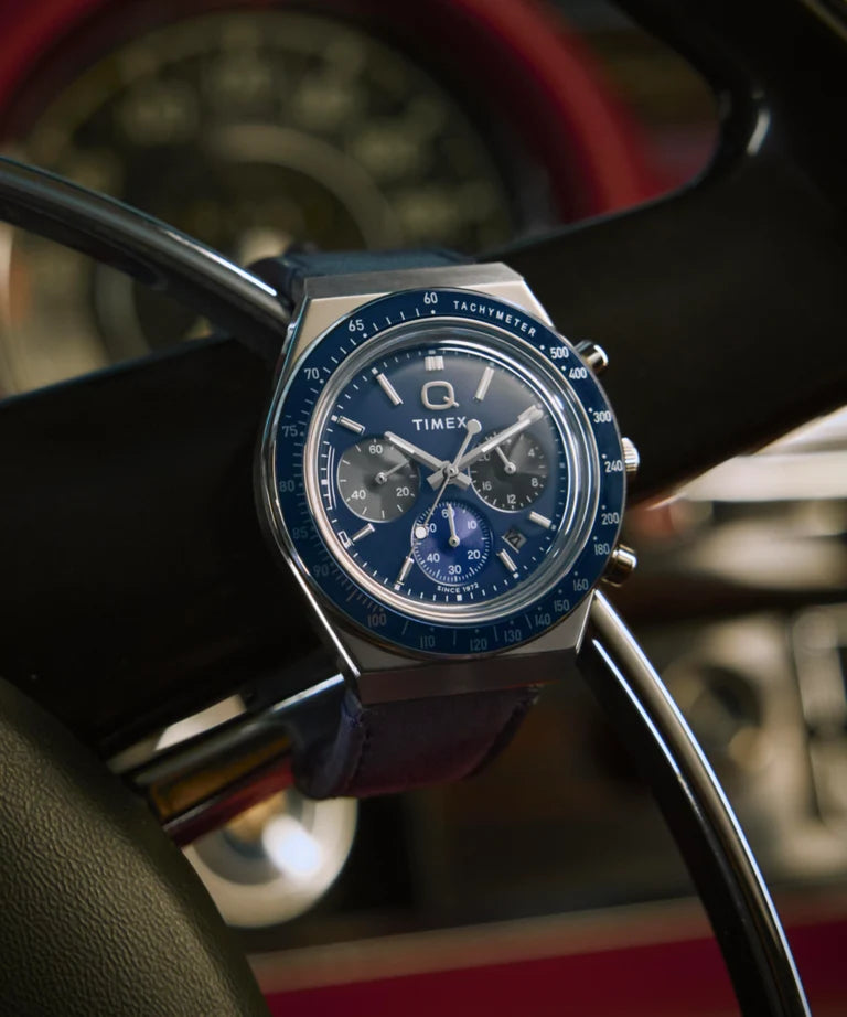 Timex : Q Timex chronographe bleu 40 mm, vue de présentation