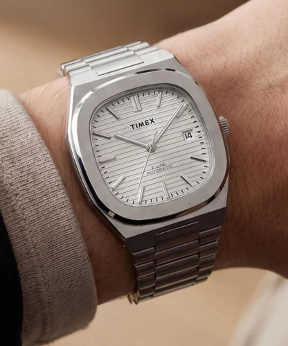 Timex : E Line automatique argenté 38 mm, vue au poignet