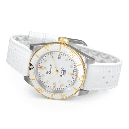 Squale 1545 blanche — bracelet caoutchouc blanc — vue de trois quarts