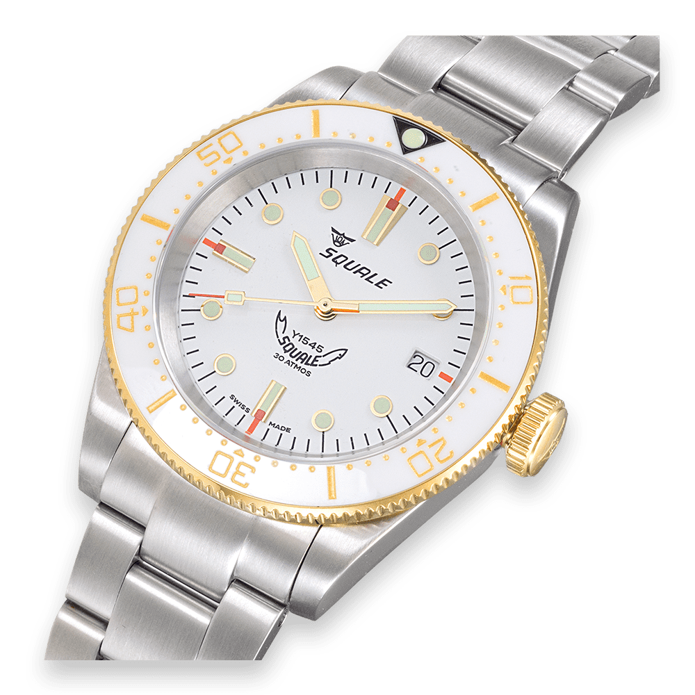Squale 1545 blanche — bracelet acier — détail du cadran