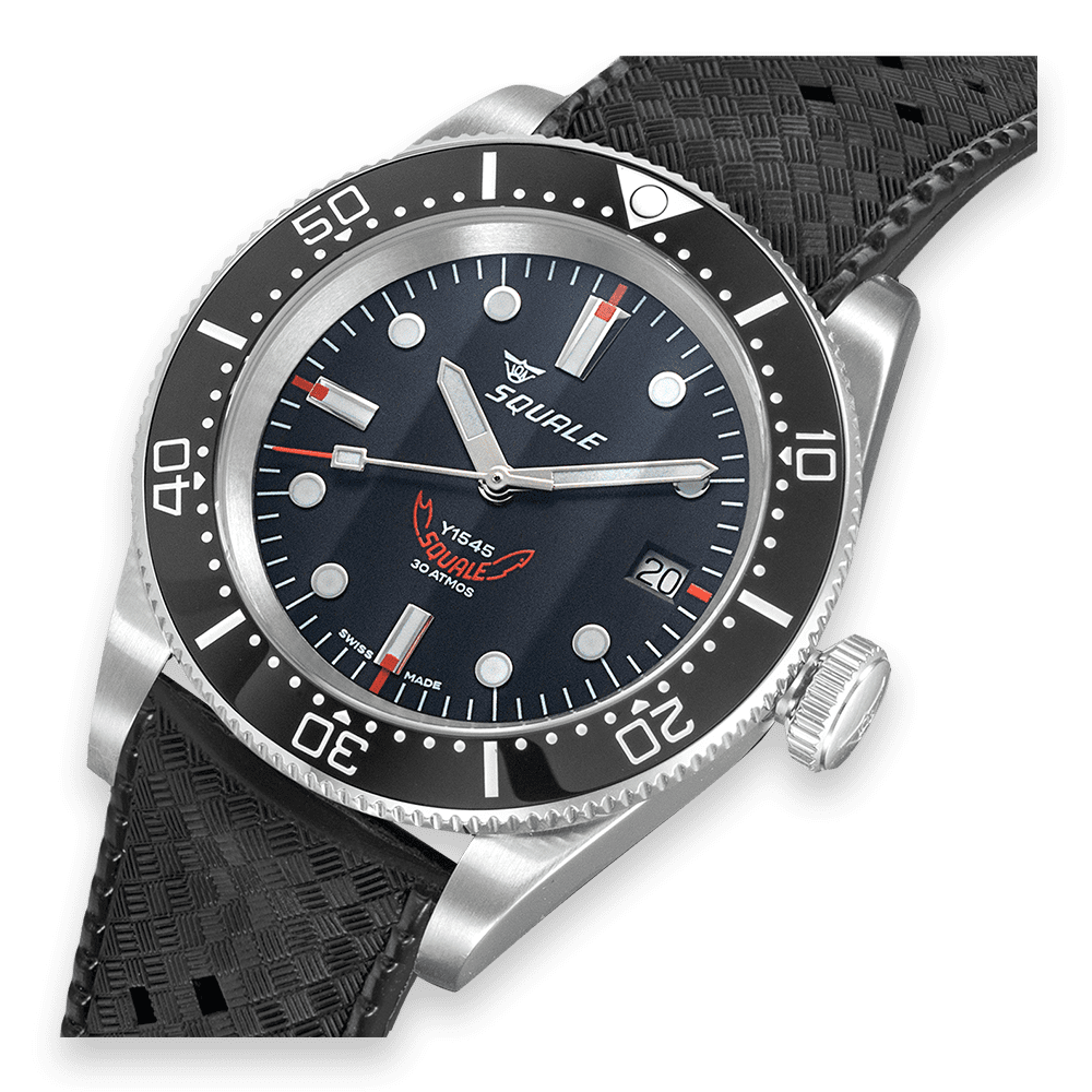 Squale 1545 noire — bracelet caoutchouc noir — détail du cadran