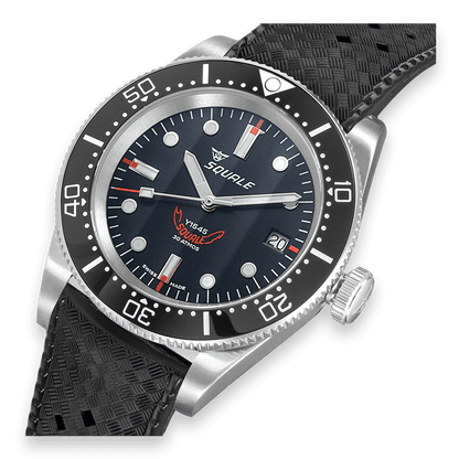 Squale 1545 noire — bracelet caoutchouc noir — détail du cadran
