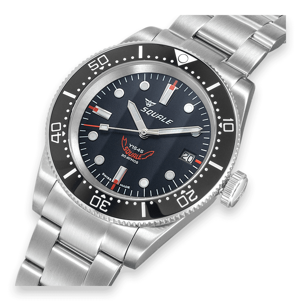 Squale 1545 noire — bracelet acier — détail du cadran