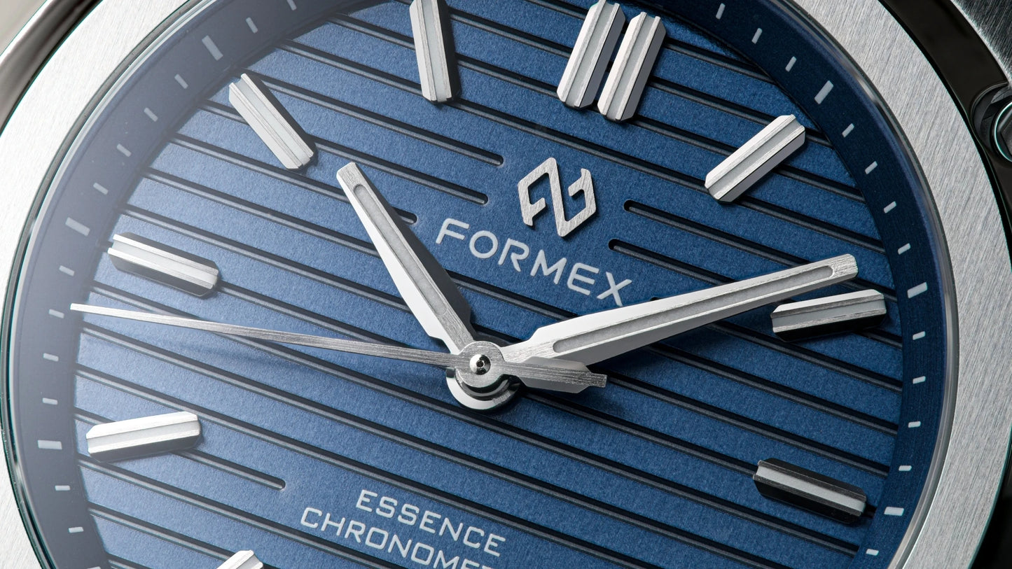 Montre Formex : Essence 39 Automatique COSC Bleu