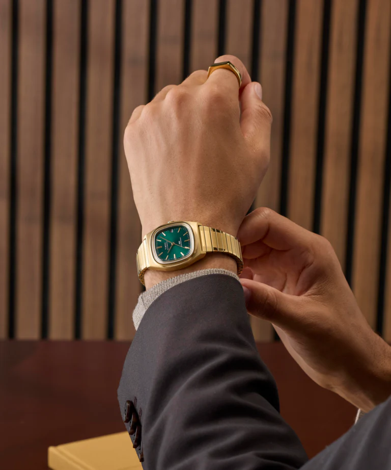 Timex : 1983 E Line automatique vert 34 mm, vue de présentation