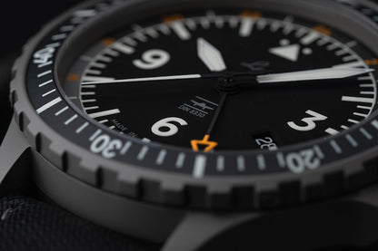 MONTRE LACO: PILOT WATCHES HAMBURG GMT DIN 8330 AUTOMATIC
