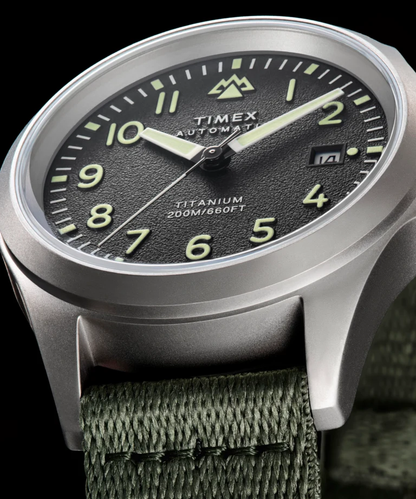 Timex : Expedition Field Post Titanium automatique gris 41 mm, vue de présentation