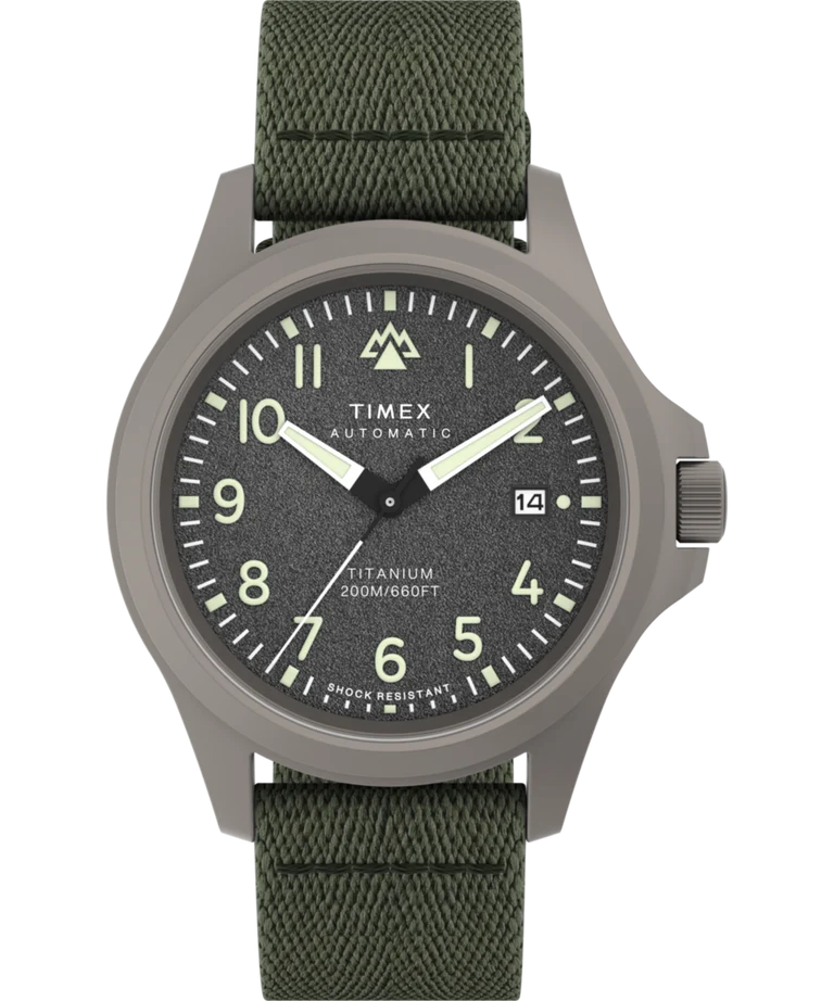 Timex : Expedition Field Post Titanium automatique gris 41 mm, vue de face