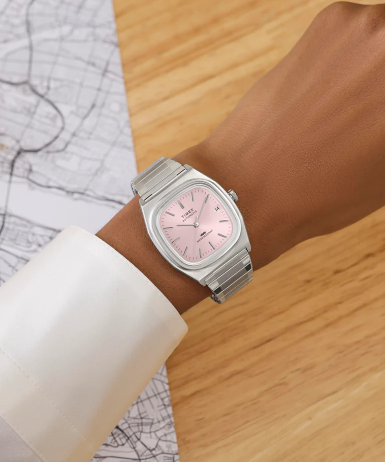 Timex : 1983 E Line automatique rose 34 mm, vue de présentation