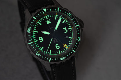 MONTRE LACO: PILOT WATCHES HAMBURG GMT DIN 8330 AUTOMATIC