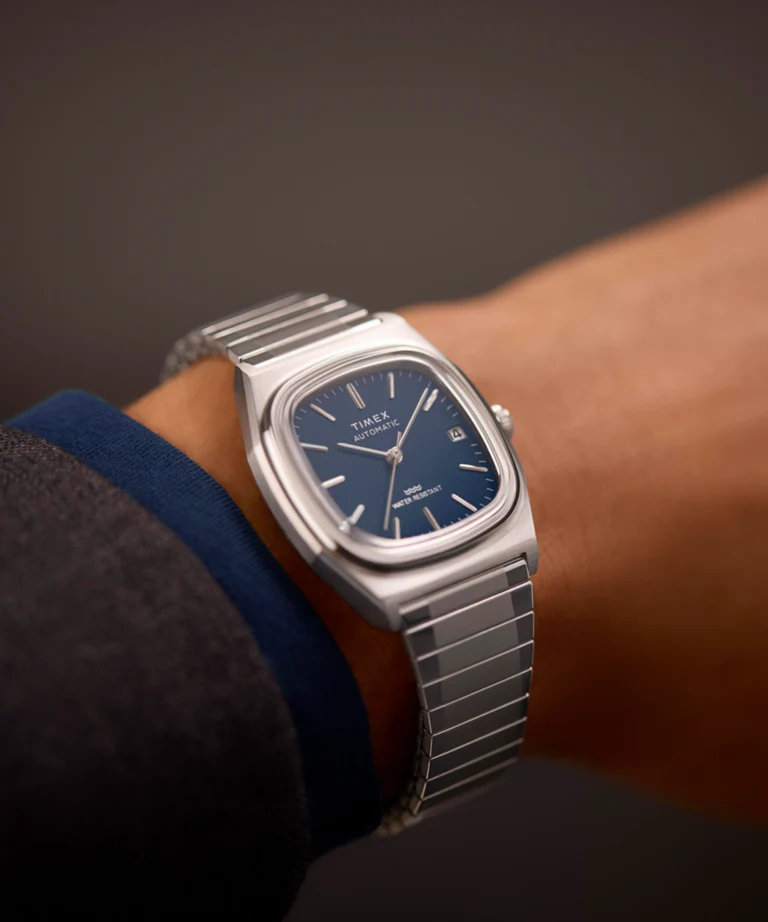 Timex : 1983 E Line automatique bleu 34 mm, vue de présentation