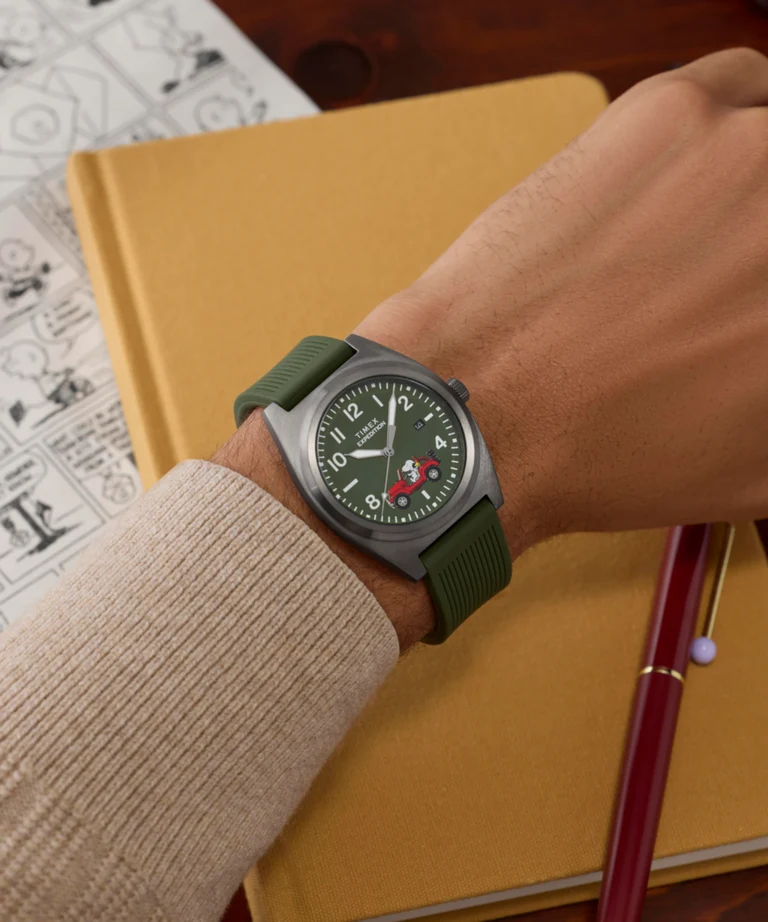 Timex : Peanuts x Timex Expedition Snoopy Road Trip vert 39 mm, vue de présentation