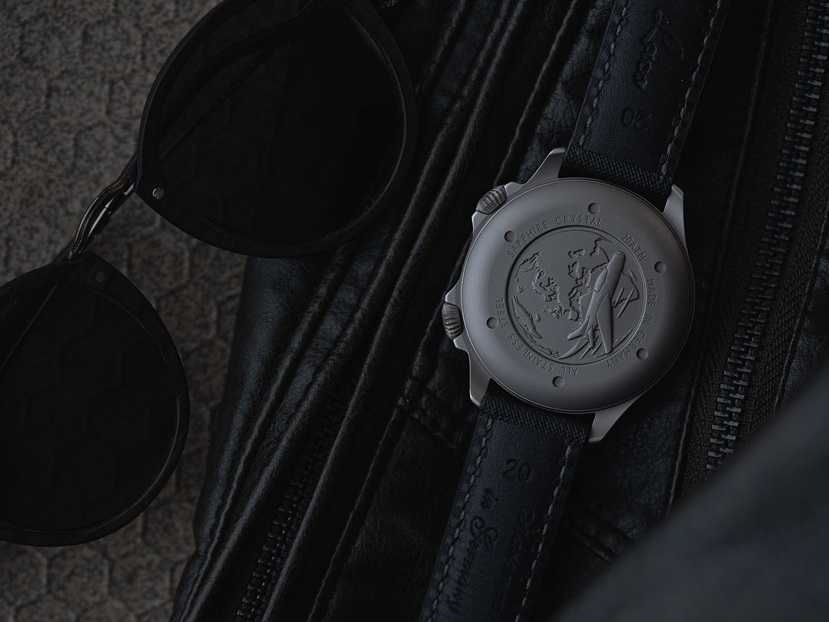 MONTRE LACO : PILOT WATCHES SPECIAL MODELS FRANKFURT GMT AUTOMATIQUE NOIR 862120.2