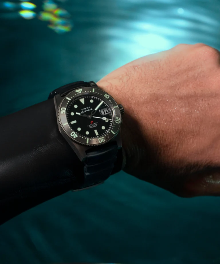 Timex : Deepwater Reef 200 Titanium automatique noir 41 mm, vue de présentation