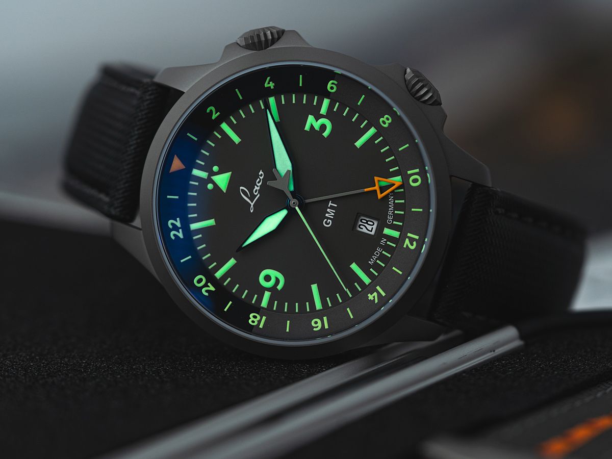 MONTRE LACO : PILOT WATCHES SPECIAL MODELS FRANKFURT GMT AUTOMATIQUE GRIS 862121.2