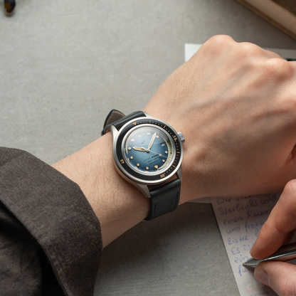 RELOJ AV86: 1956 MARINO AUTOMÁTICO AZUL DEGRADADO