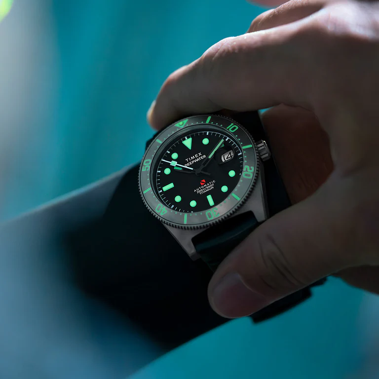 Timex : Deepwater Reef 200 Titanium automatique noir 41 mm, vue de présentation