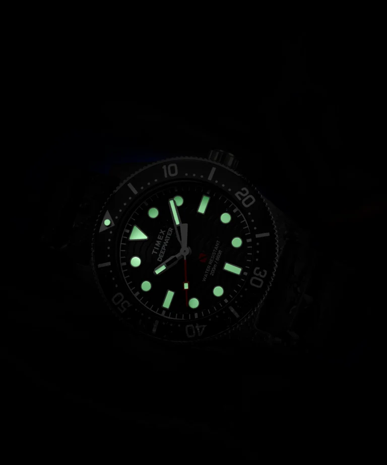 Timex : Deepwater Reef 200 XCF noir 43 mm, vue de présentation