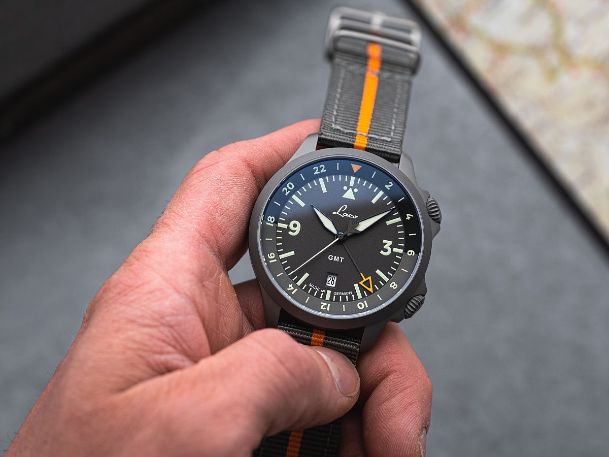 MONTRE LACO : PILOT WATCHES SPECIAL MODELS FRANKFURT GMT AUTOMATIQUE NOIR 862120.2