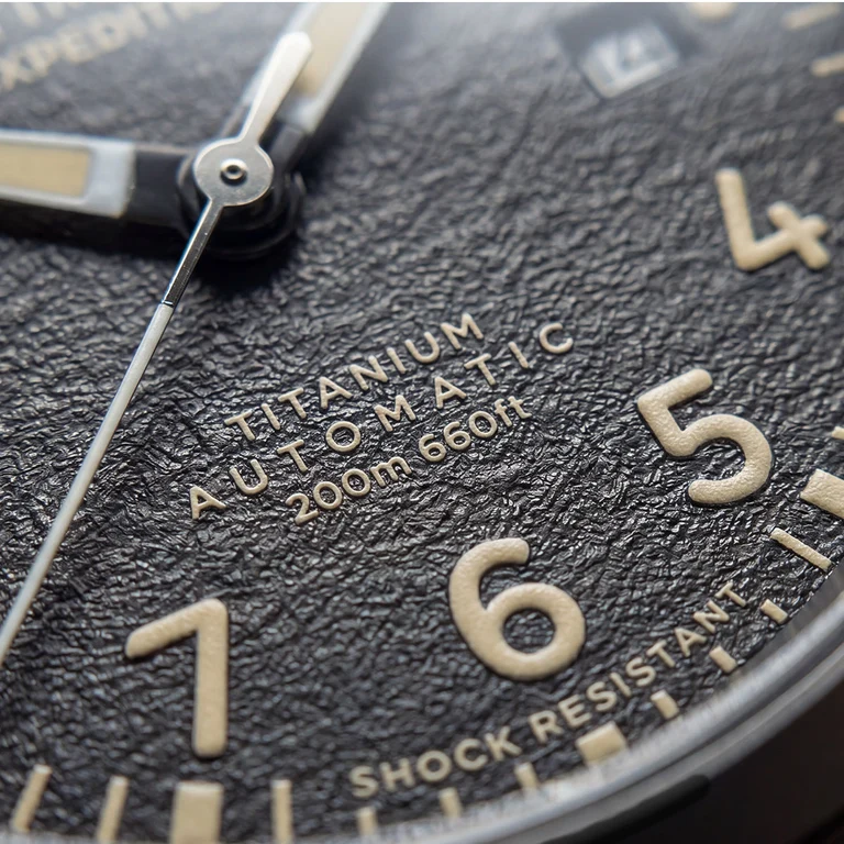 Timex : Expedition Field Post Titanium automatique noir 41 mm, vue de présentation