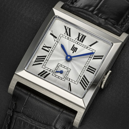 MONTRE LIP : CHURCHILL C26 CARRÉ 671948