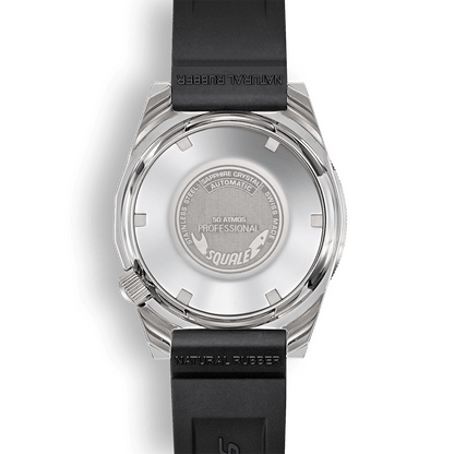 Squale 1521 Classic noire — Base — Caoutchouc noir — détail de la montre