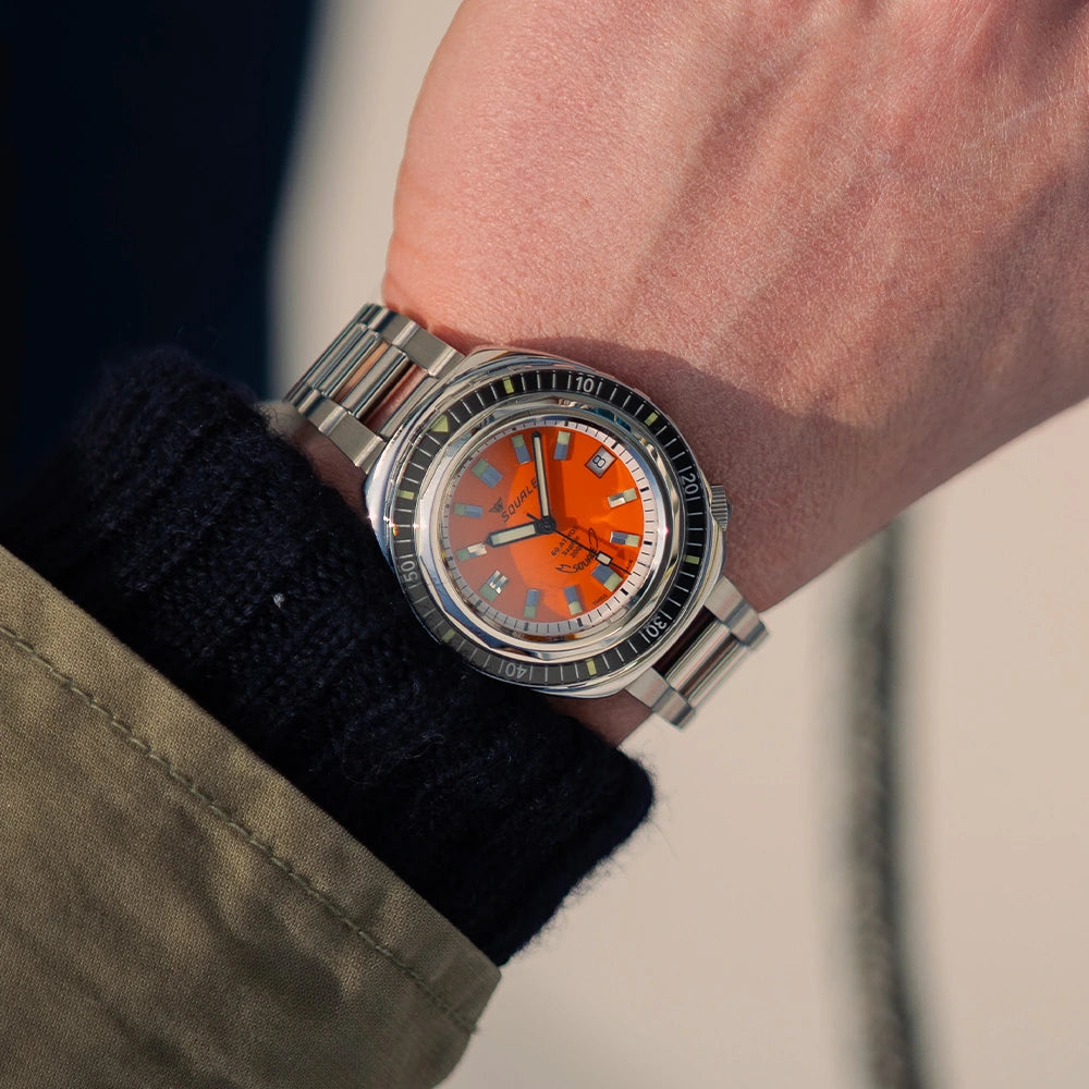 Squale 2001 Reverse Orange, portée au poignet