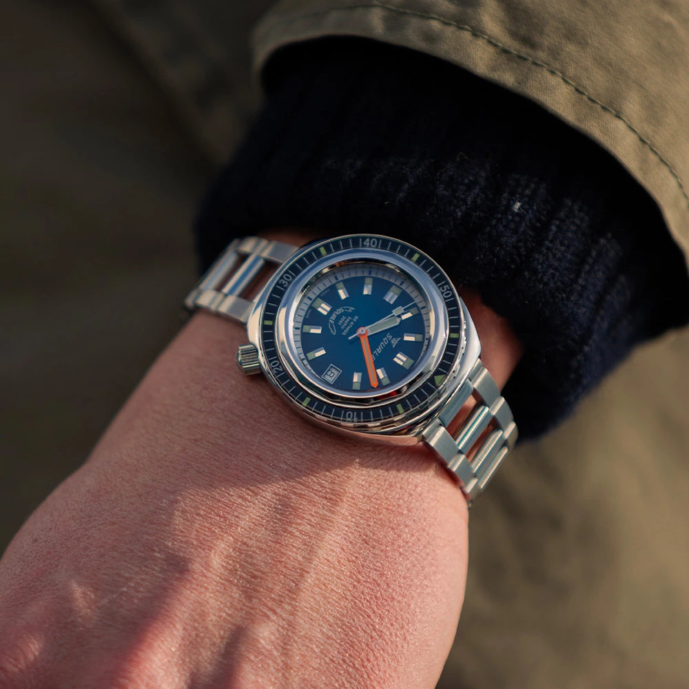 Squale 2001 Sunray Blue, portée au poignet