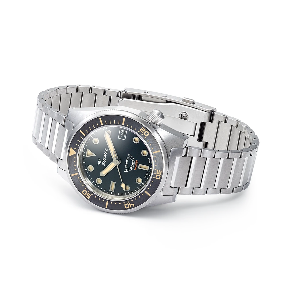 Squale Master Titanium 120 ATM noire, bracelet en titane