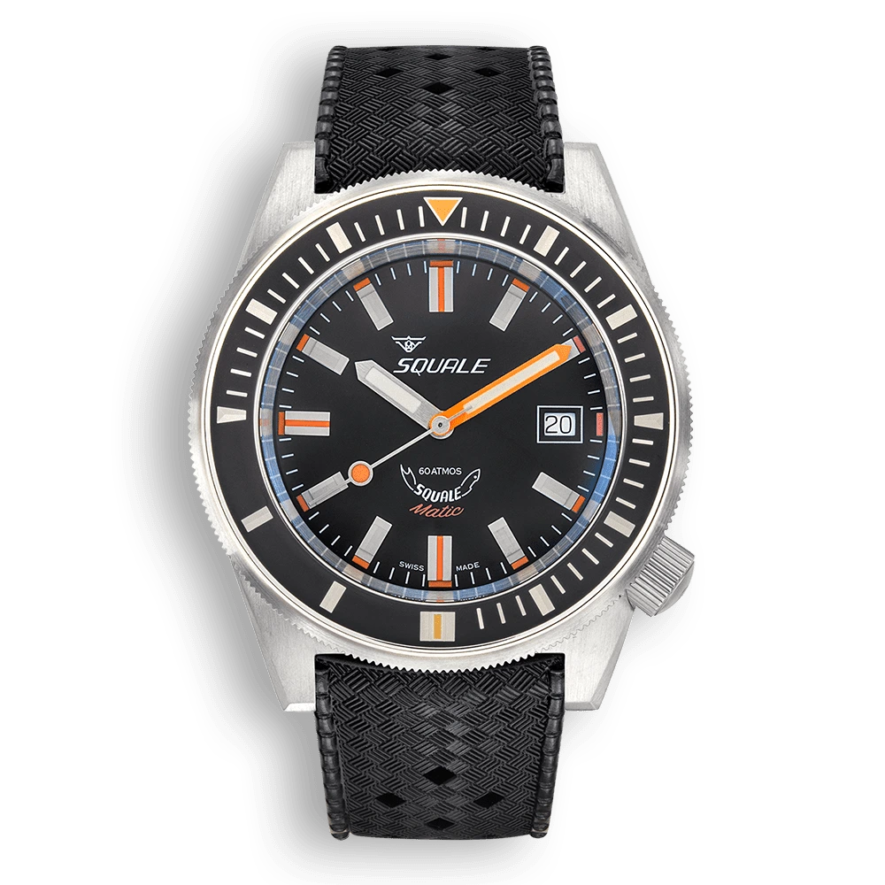 Squale Matic noire satinée, bracelet caoutchouc noir, vue de face