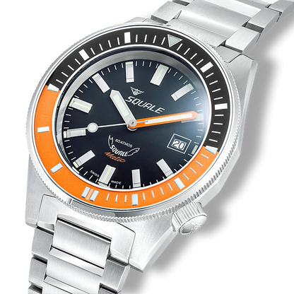 Squale Matic noire et orange satinée, bracelet acier, profil et couronne