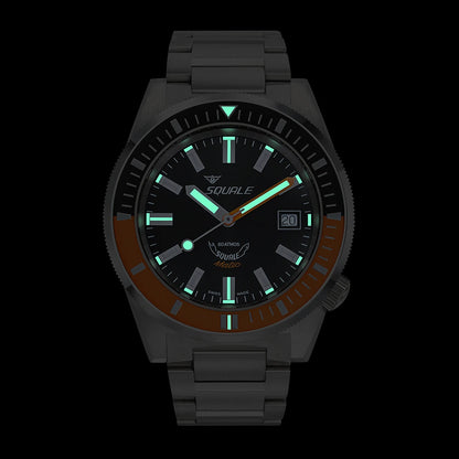 Squale Matic noire et orange satinée, bracelet acier, luminescence dans l’obscurité