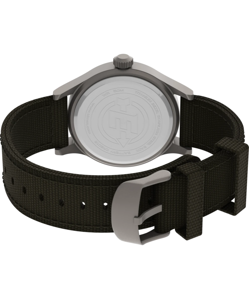 Timex T49961, vue du fond