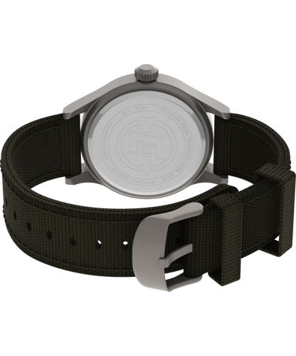 Timex T49961, vue du fond